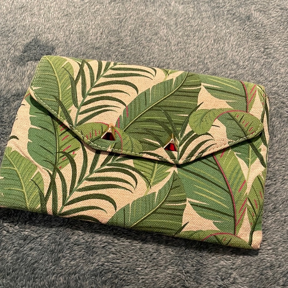 Stella and Dot clutch. Like new.